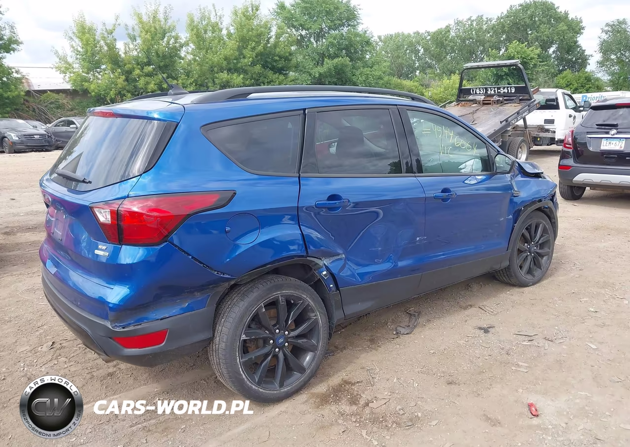2019 Ford Escape Se VIN:1FMCU9GD2KUB03944 - 4