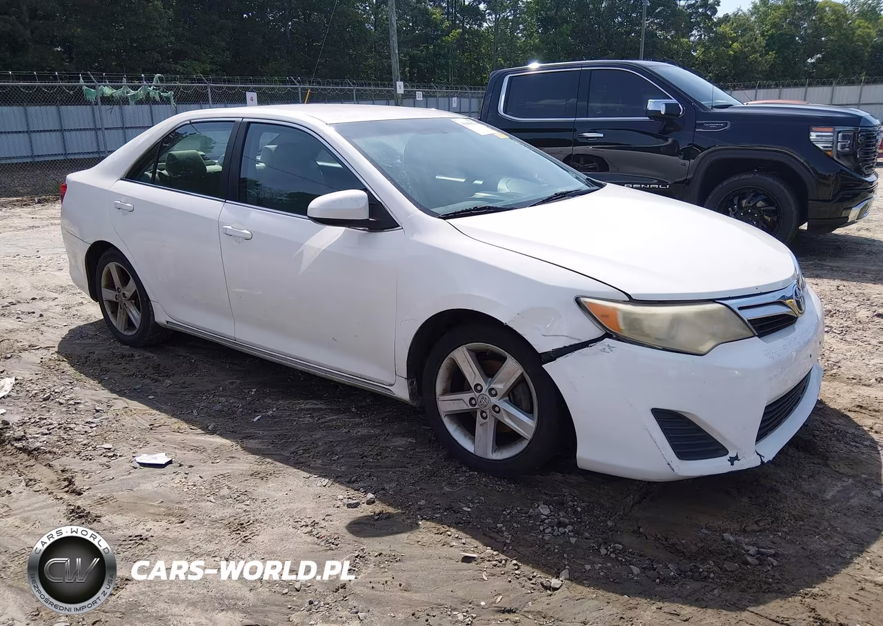 2012 Toyota Camry Le – zdjęcie 1 z 12