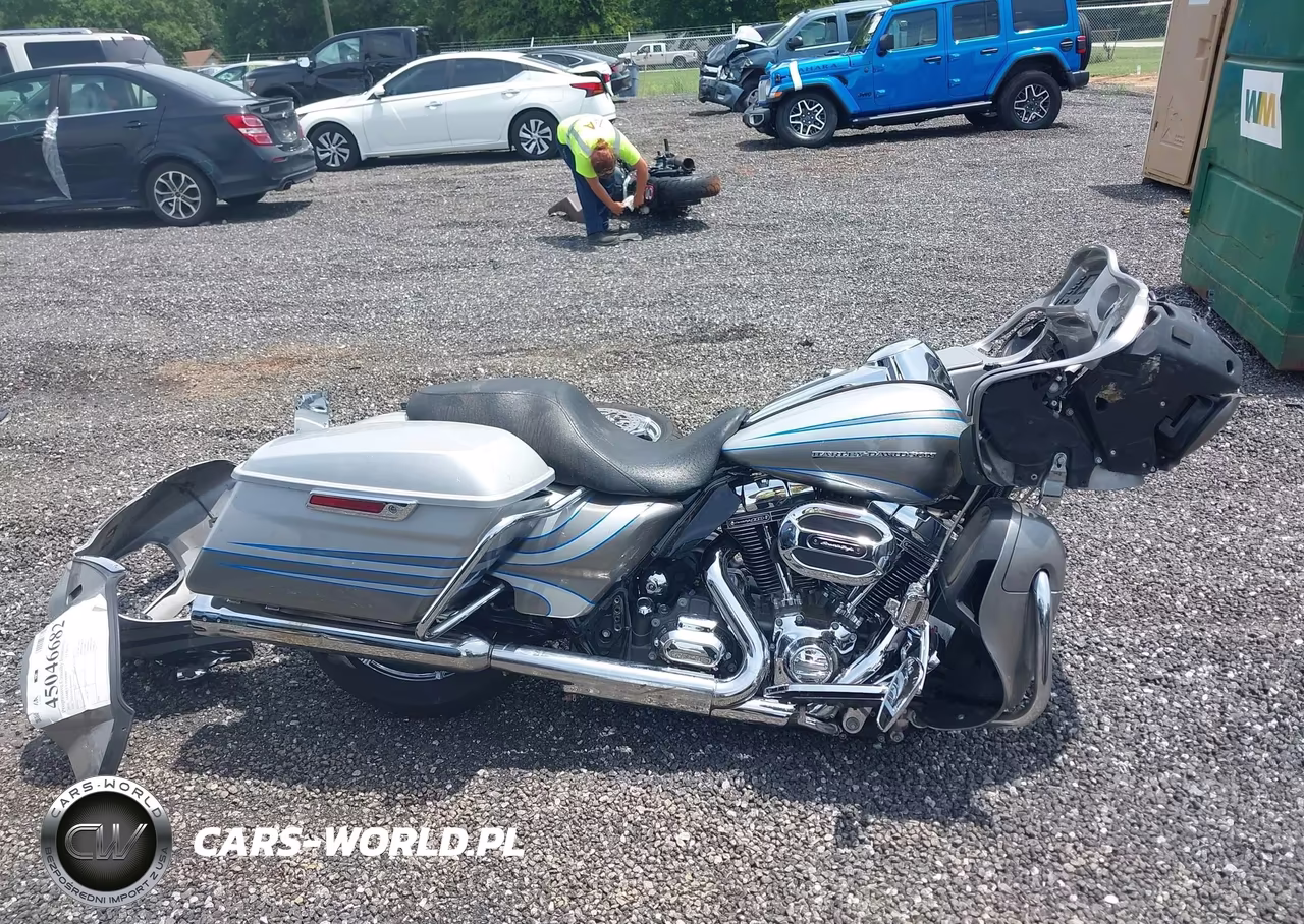 2016 Harley-Davidson Fltruse Cvo Road Glide VIN:1HD1TAN18GB959288 - 11
