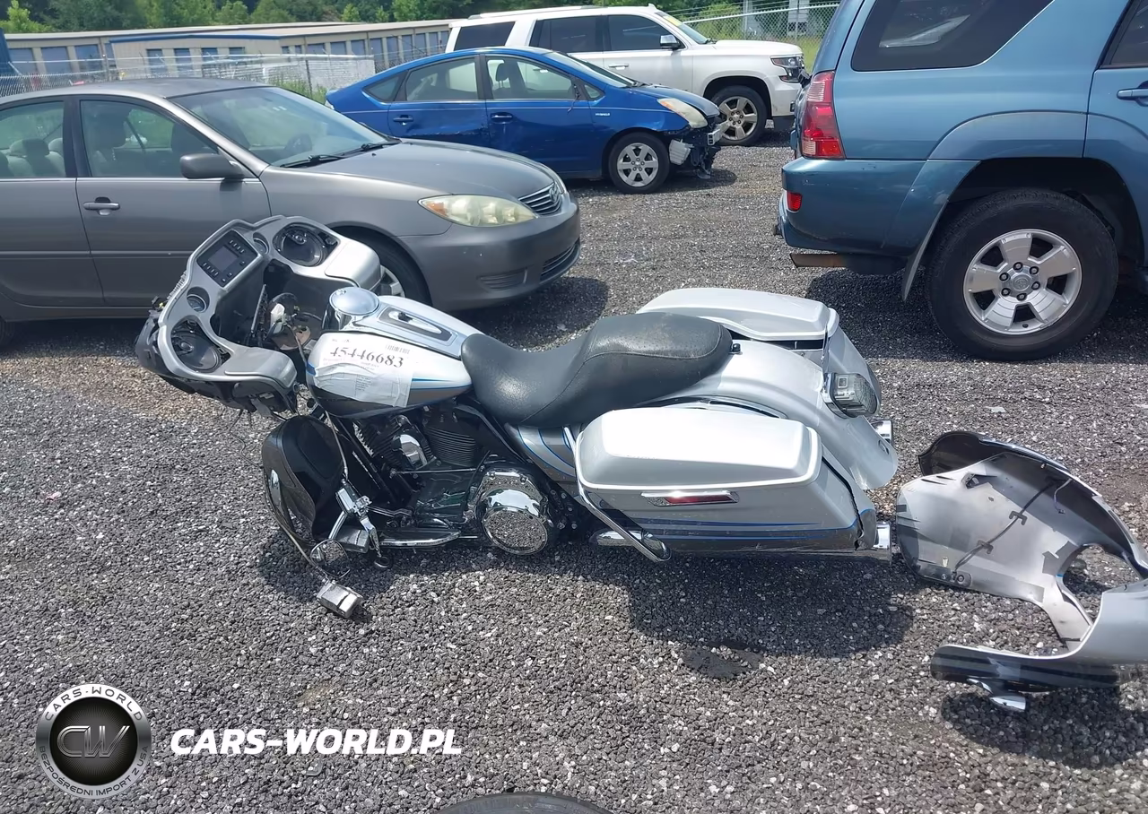 2016 Harley-Davidson Fltruse Cvo Road Glide VIN:1HD1TAN18GB959288 - 12