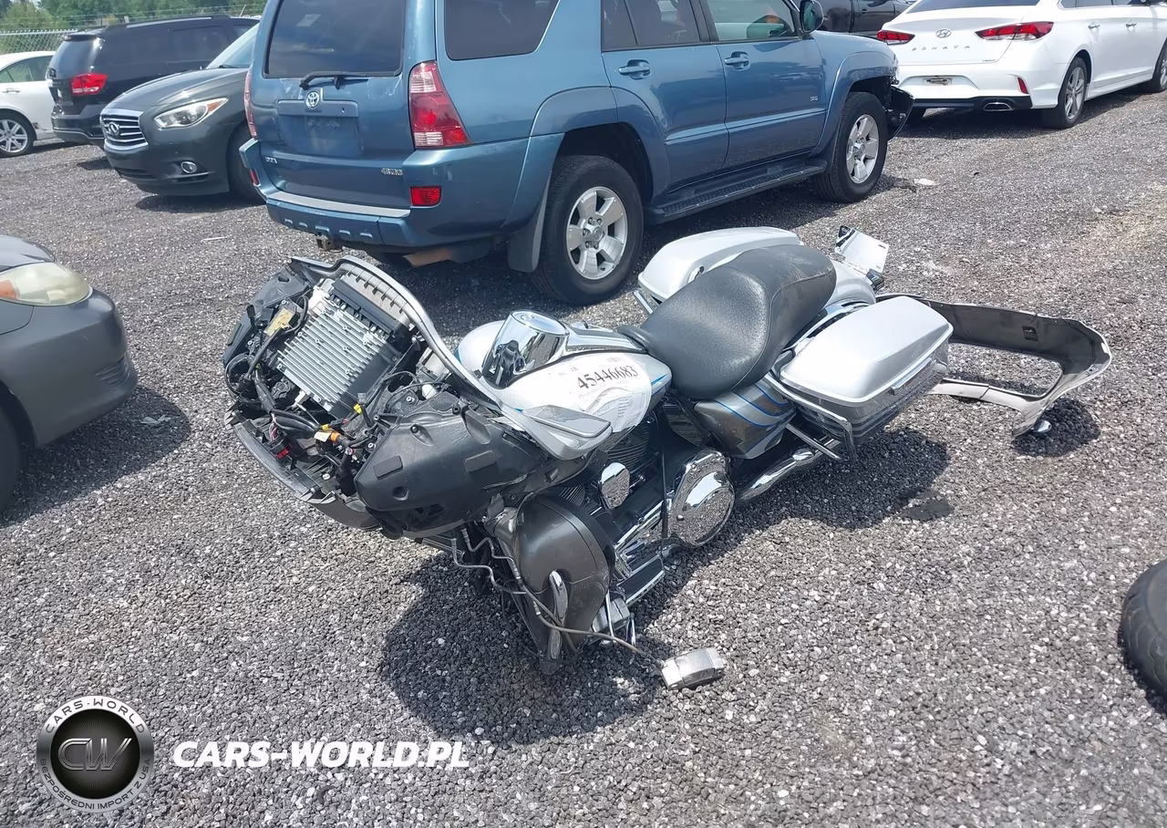 2016 Harley-Davidson Fltruse Cvo Road Glide VIN:1HD1TAN18GB959288 - 2