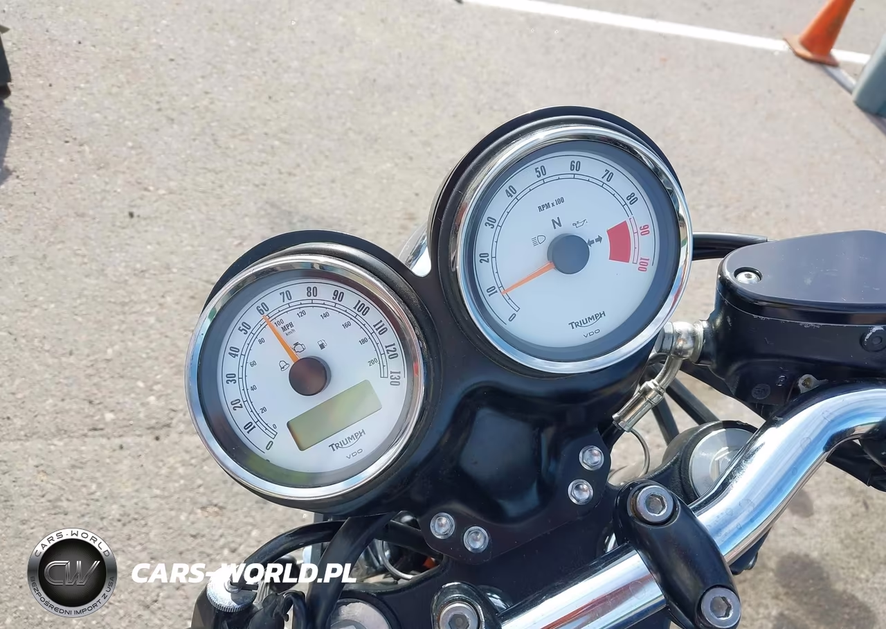 2014 Triumph Motorcycle Thruxton VIN:SMT920K1XET641414 - 7