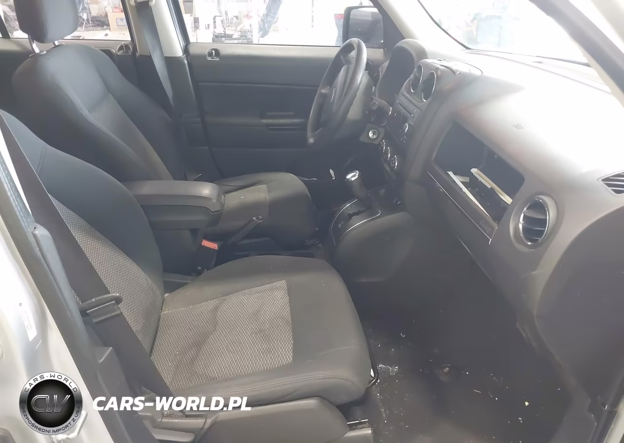 2010 Jeep Patriot Sport VIN:1J4NF2GB8AD530700 - 5