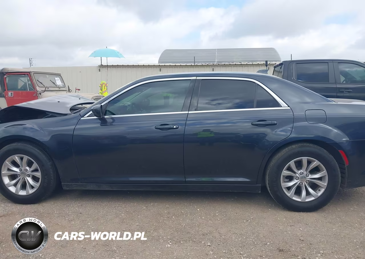 2016 Chrysler 300 Limited VIN:2C3CCAAG9GH141911 - 14