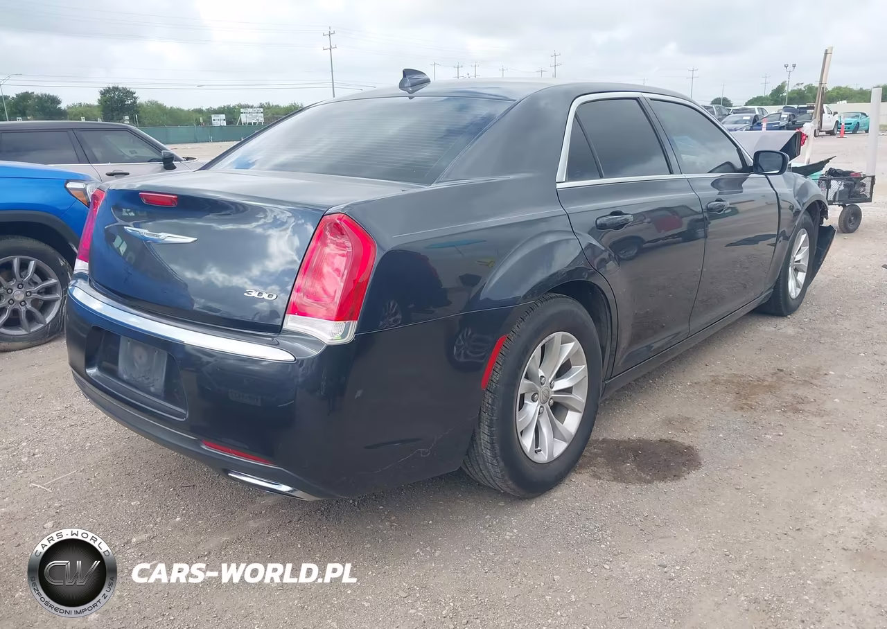 2016 Chrysler 300 Limited VIN:2C3CCAAG9GH141911 - 4