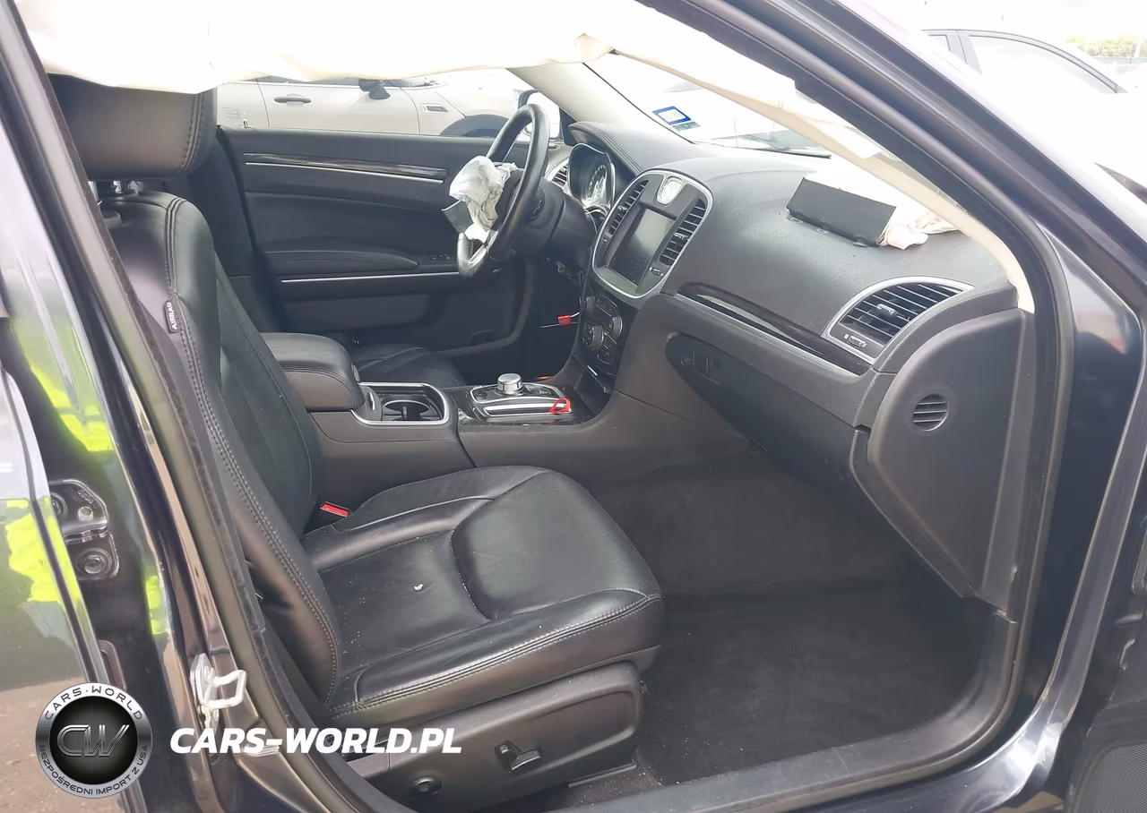 2016 Chrysler 300 Limited VIN:2C3CCAAG9GH141911 - 5