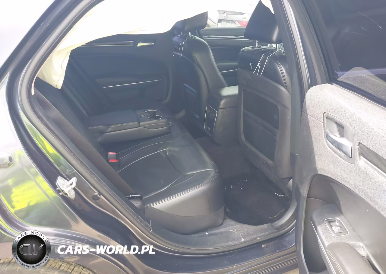 2016 Chrysler 300 Limited VIN:2C3CCAAG9GH141911 - 8