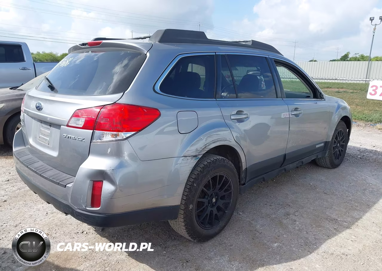 2010 Subaru Outback 2.5I Premium VIN:4S4BRCBC7A3337686 - 4