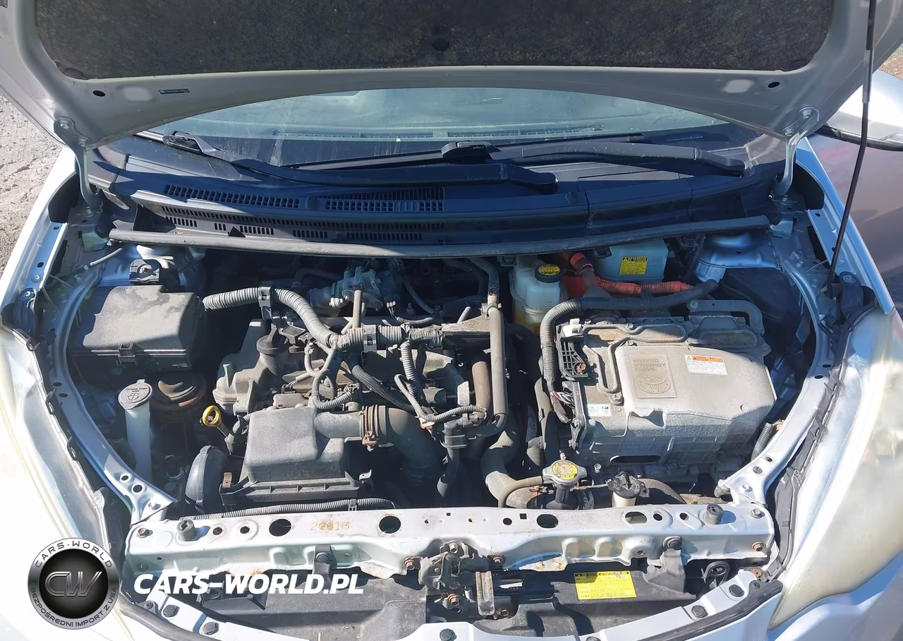2014 Toyota Prius C Three VIN:JTDKDTB3XE1060777 - 10