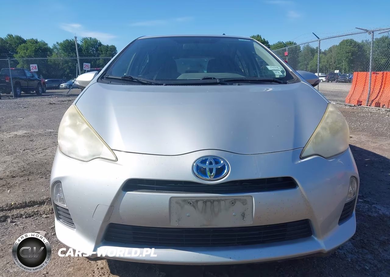 2014 Toyota Prius C Three VIN:JTDKDTB3XE1060777 - 12