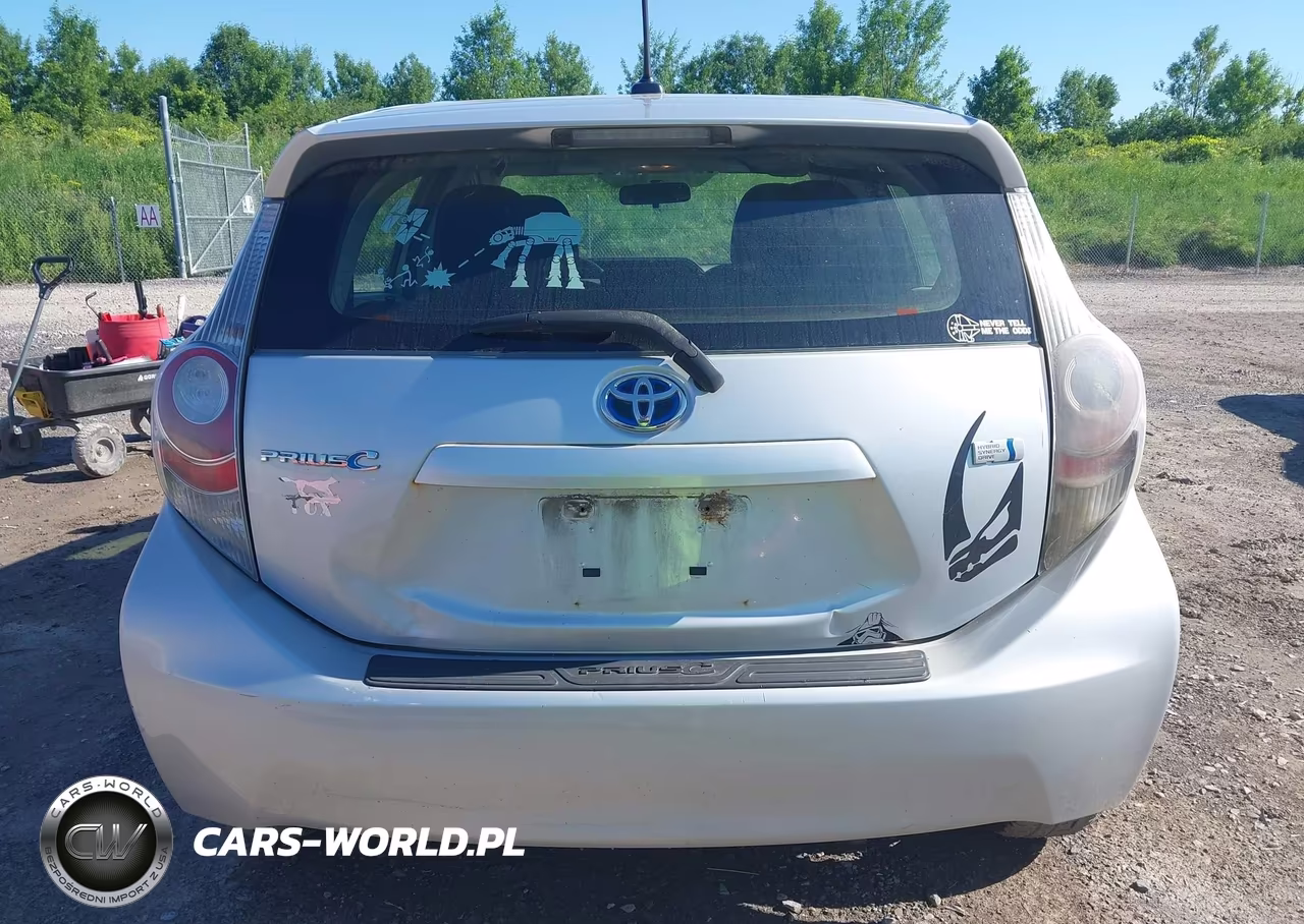 2014 Toyota Prius C Three VIN:JTDKDTB3XE1060777 - 16