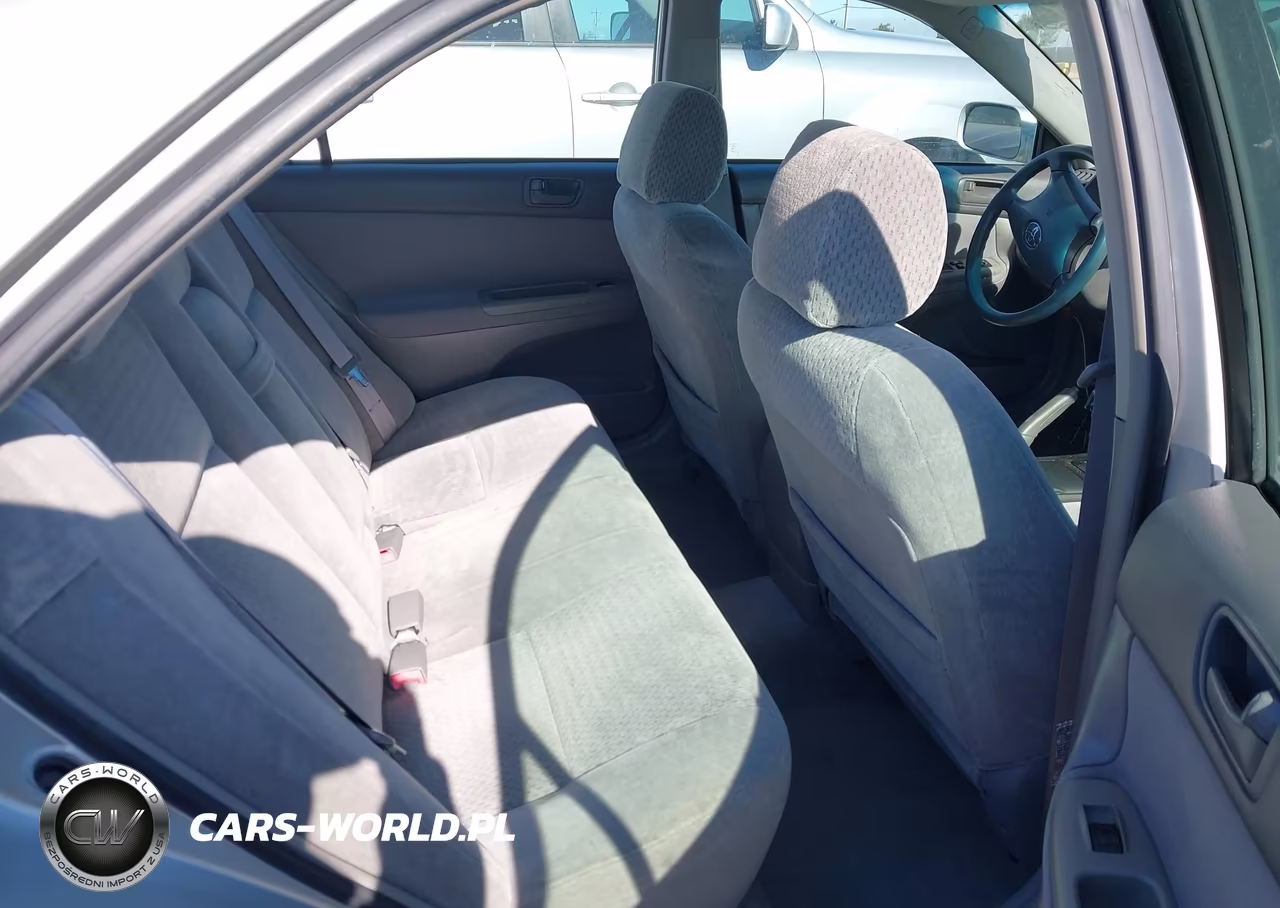 2002 Toyota Camry Le VIN:4T1BF30K92U022709 - 8