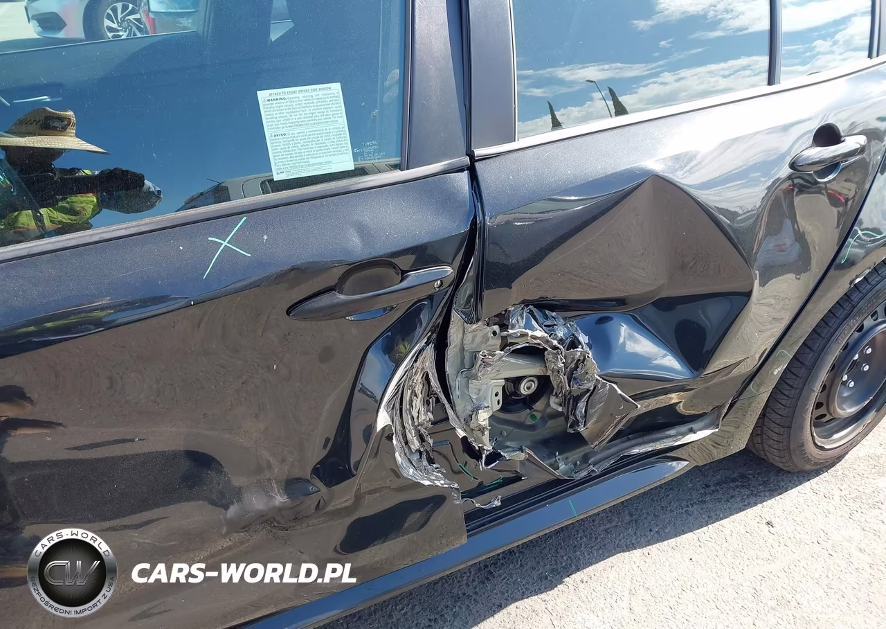 2020 Toyota Corolla Le VIN:5YFEPRAE8LP103788 - 6