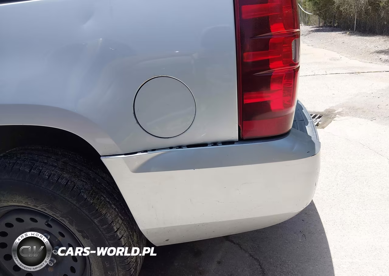 2010 Chevrolet Tahoe Ls VIN:1GNMCAE38AR221836 - 6