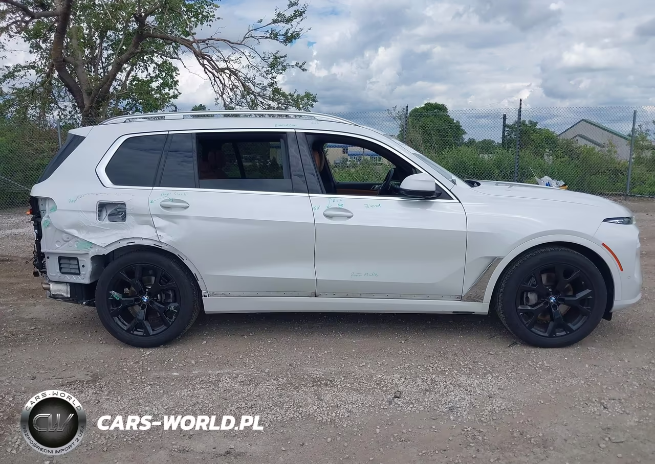 2023 BMW X7 xDrive40I VIN:5UX23EM01P9R06766 - 14