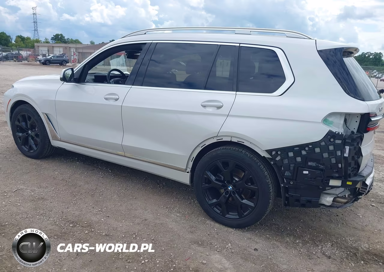 2023 BMW X7 xDrive40I VIN:5UX23EM01P9R06766 - 3