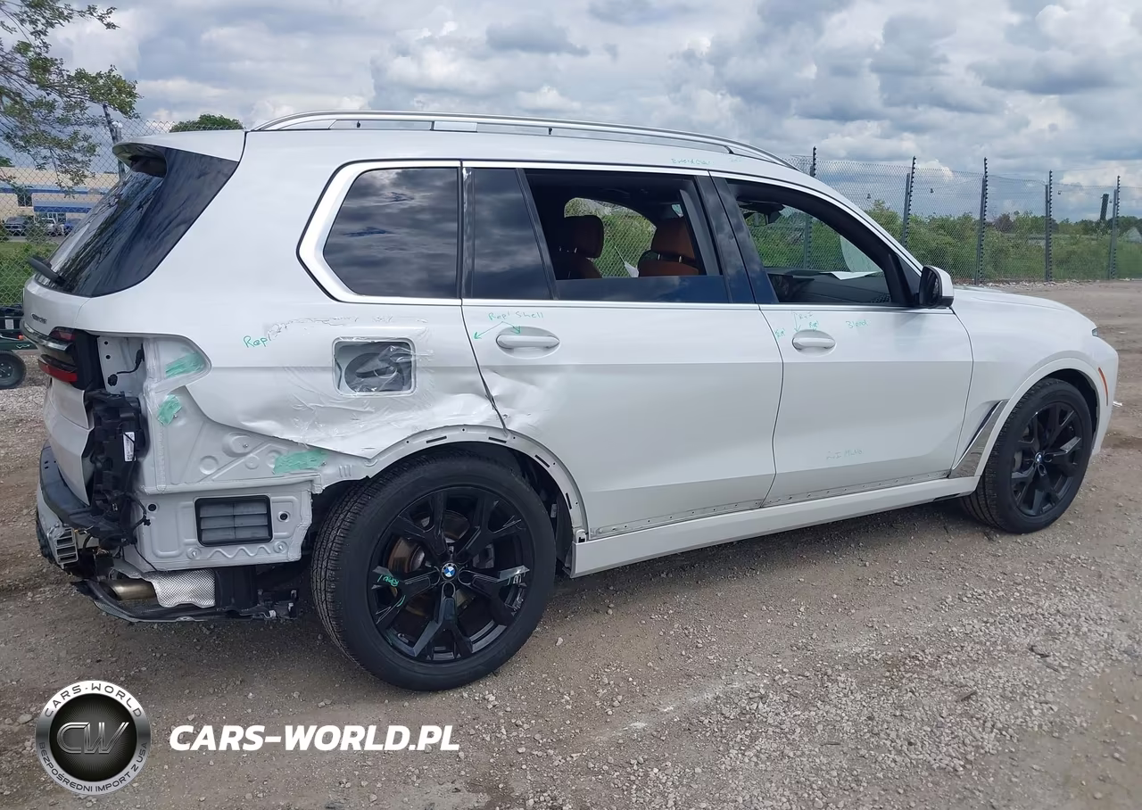 2023 BMW X7 xDrive40I VIN:5UX23EM01P9R06766 - 4