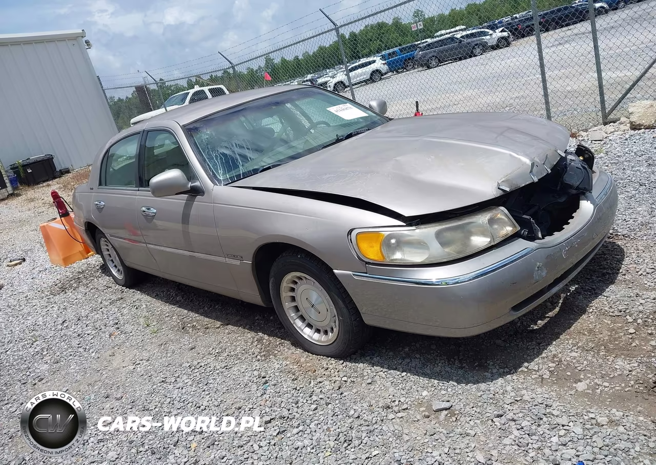 1999 Lincoln Town Car Executive
