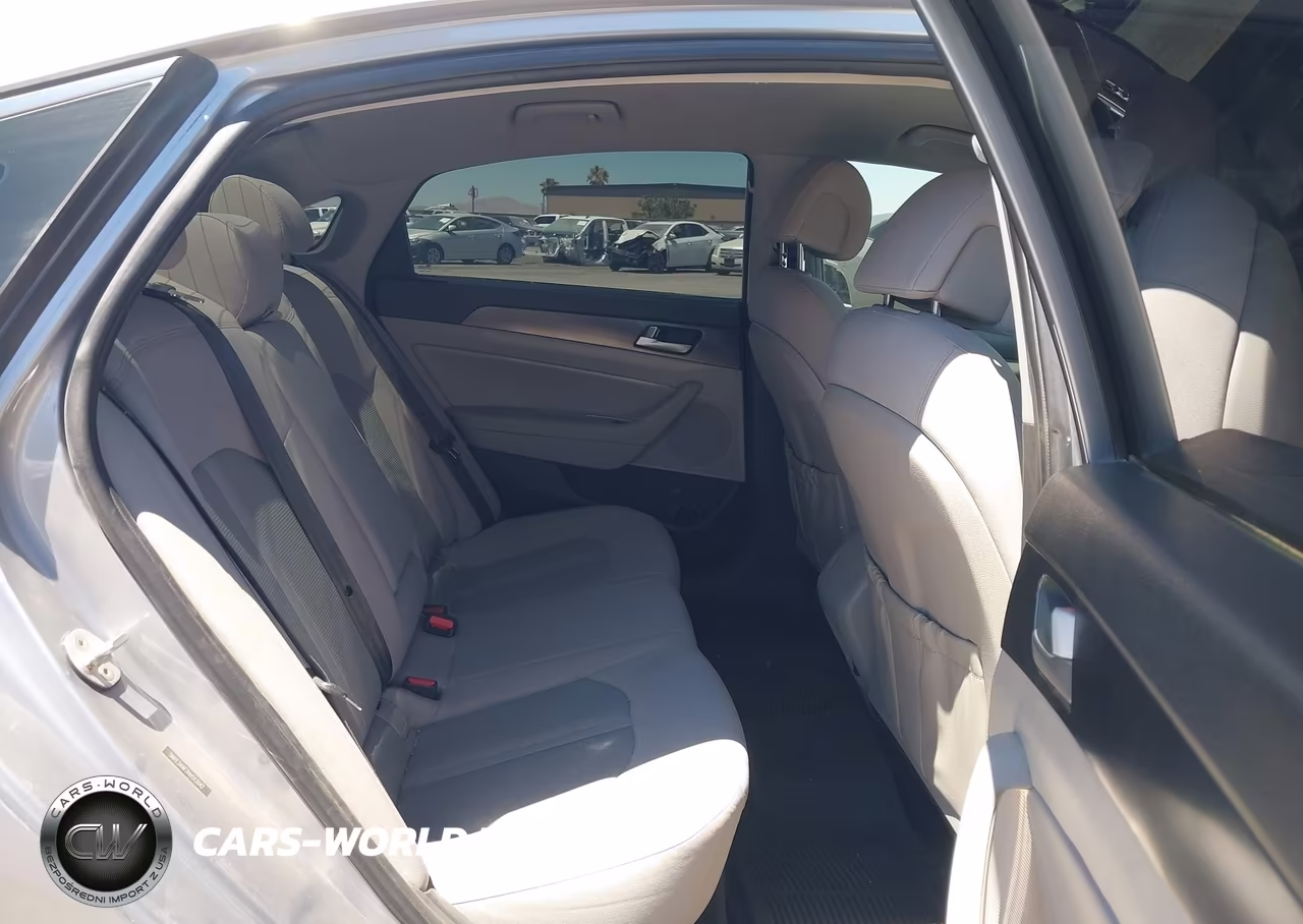2017 Hyundai Sonata Sport VIN:5NPE34AF7HH513042 - 8