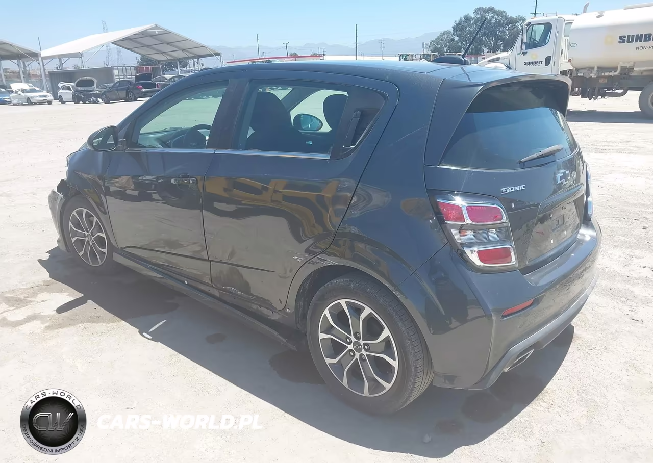 2018 Chevrolet Sonic Lt Auto VIN:1G1JD6SH1J4104014 - 3