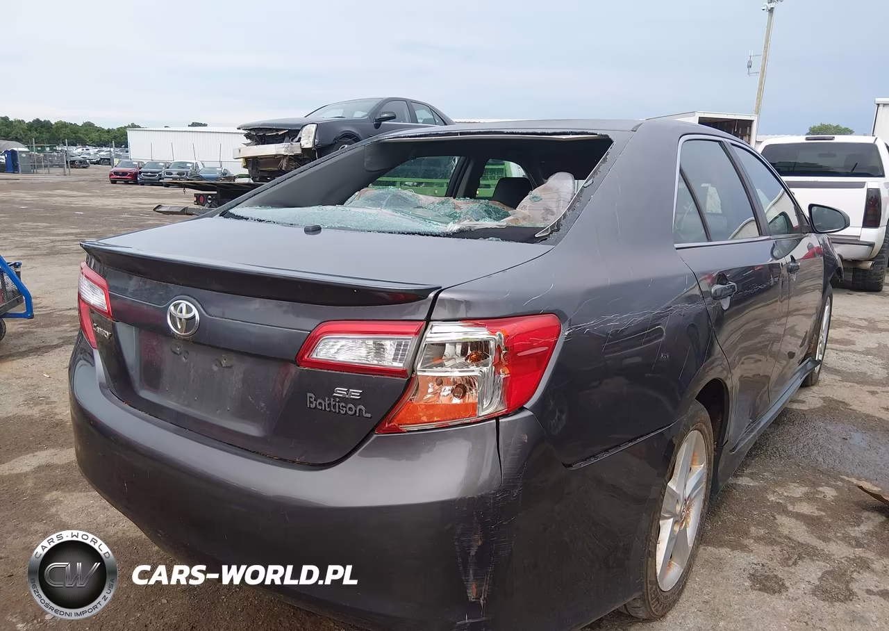 2014 Toyota Camry Se VIN:4T1BF1FK1EU755918 - 4
