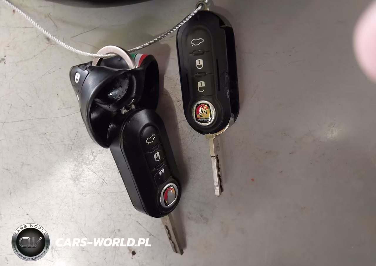 2013 Fiat 500 Abarth VIN:3C3CFFFH0DT750409 - 10