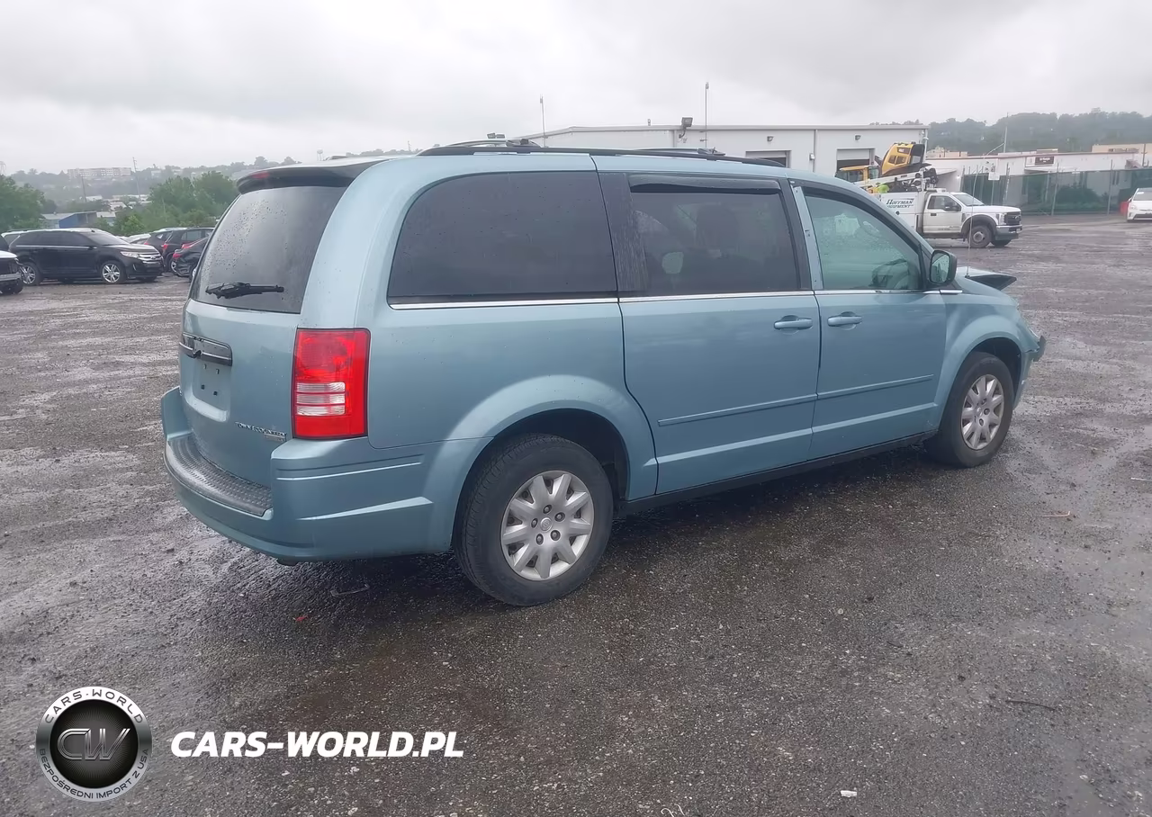 2010 Chrysler Town & Country Lx VIN:2A4RR4DE5AR315047 - 4