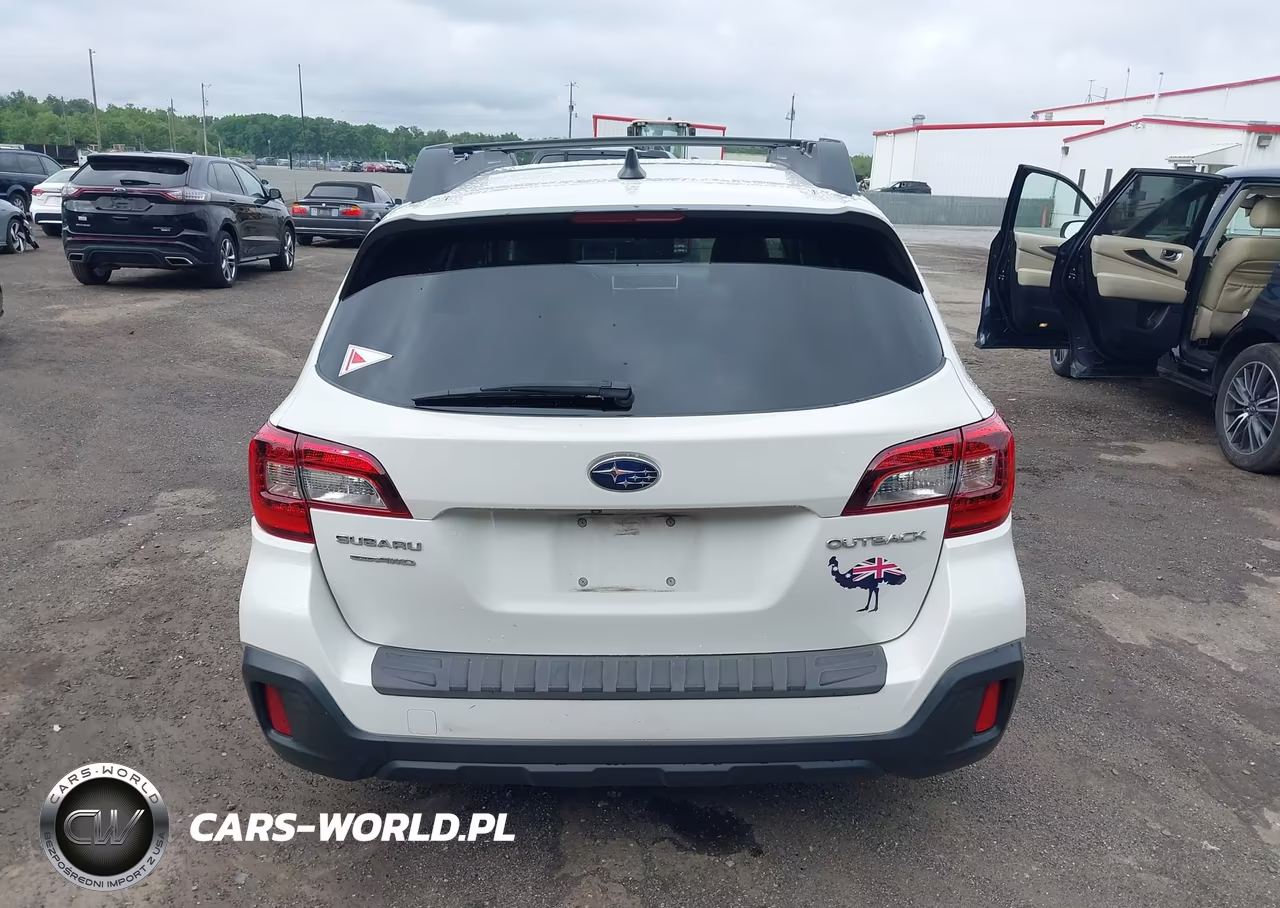 2018 Subaru Outback 2.5I Premium VIN:4S4BSACC0J3389488 - 16