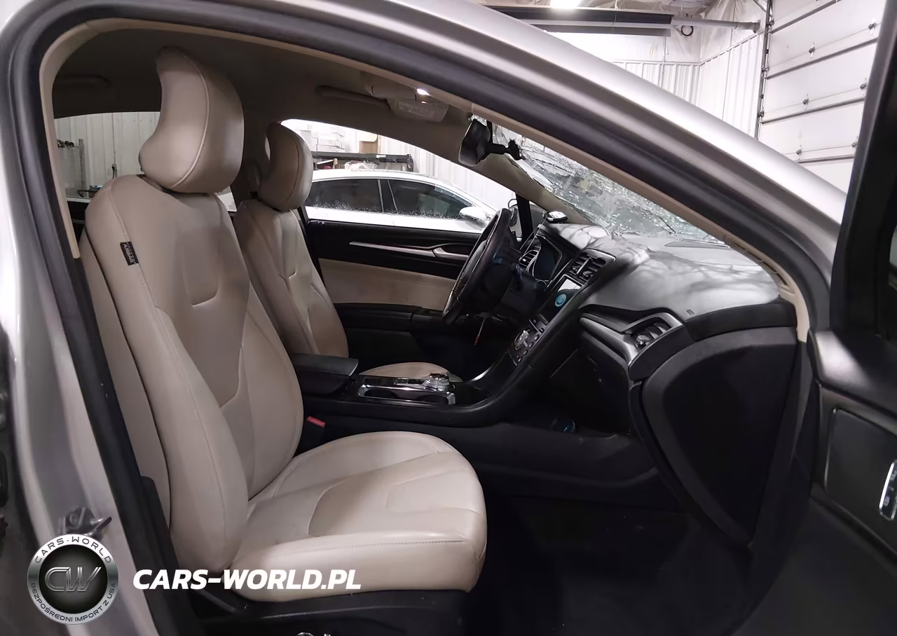 2018 Ford Fusion Titanium VIN:3FA6P0D91JR225355 - 5