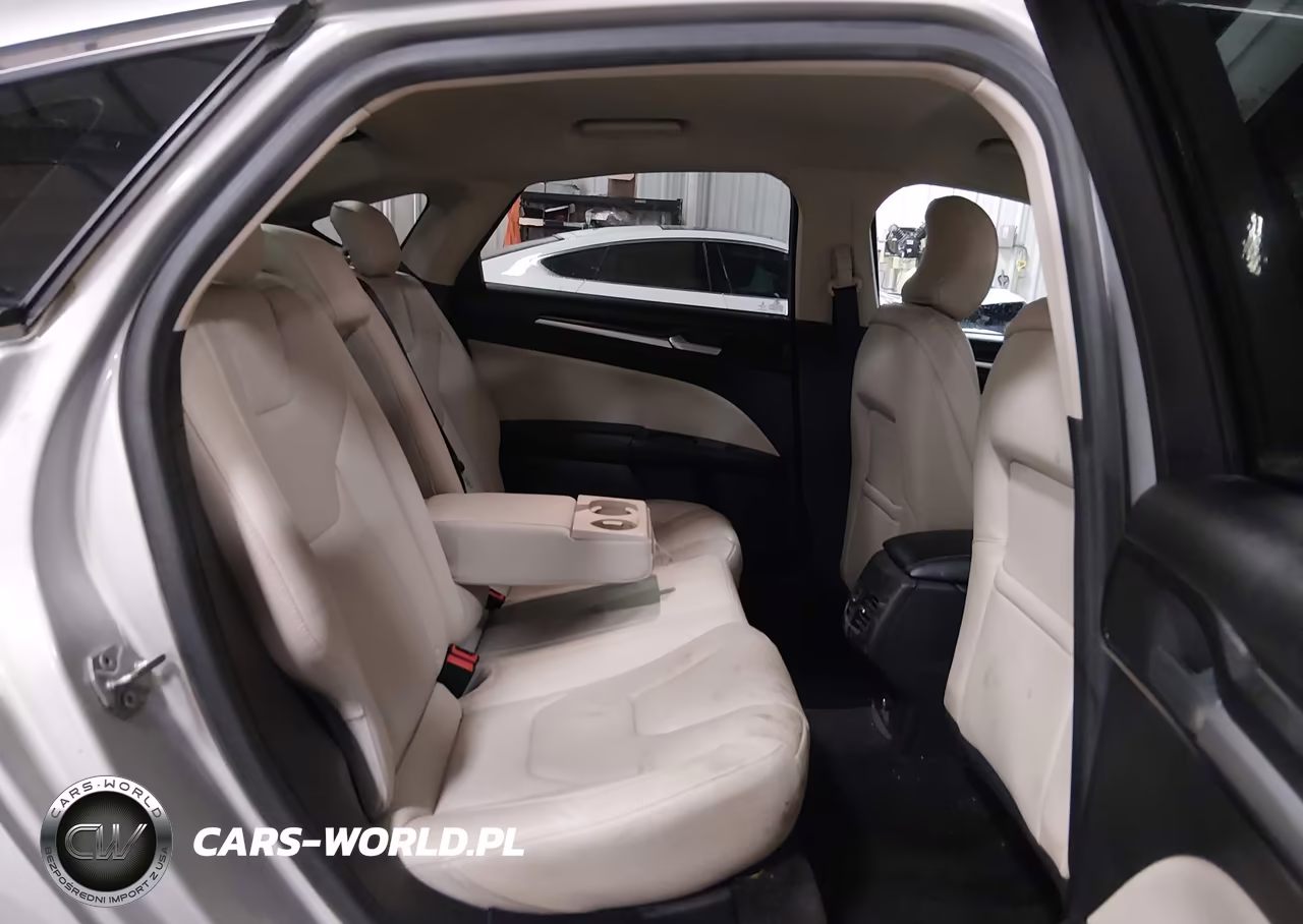 2018 Ford Fusion Titanium VIN:3FA6P0D91JR225355 - 8