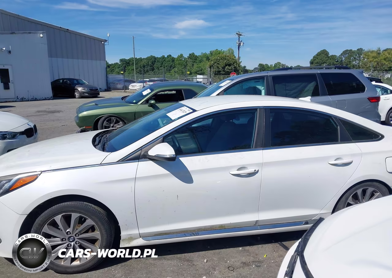 2015 Hyundai Sonata Sport VIN:5NPE34AF8FH061518 - 14