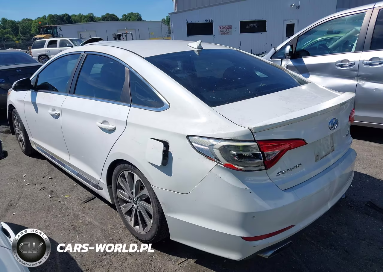 2015 Hyundai Sonata Sport VIN:5NPE34AF8FH061518 - 3