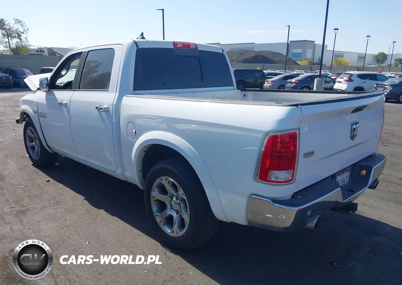 2015 Ram 1500 Laramie VIN:1C6RR6NT6FS591524 - 3