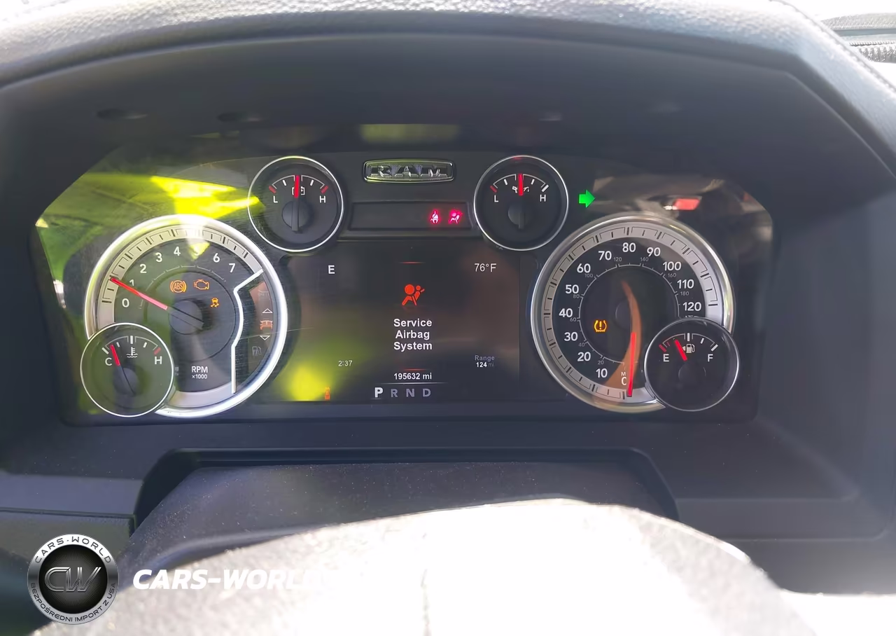 2015 Ram 1500 Laramie VIN:1C6RR6NT6FS591524 - 7