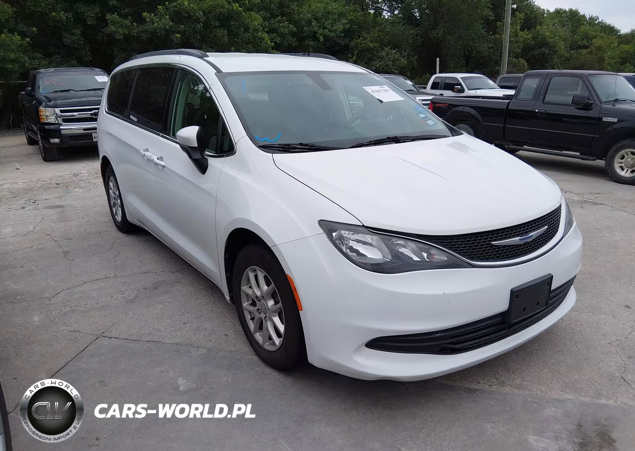 2020 Chrysler Voyager Lxi