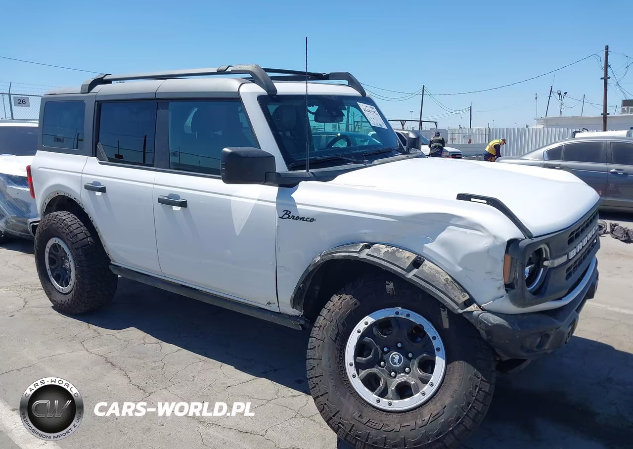 2022 Ford Bronco Black Diamond – zdjęcie 1 z 19