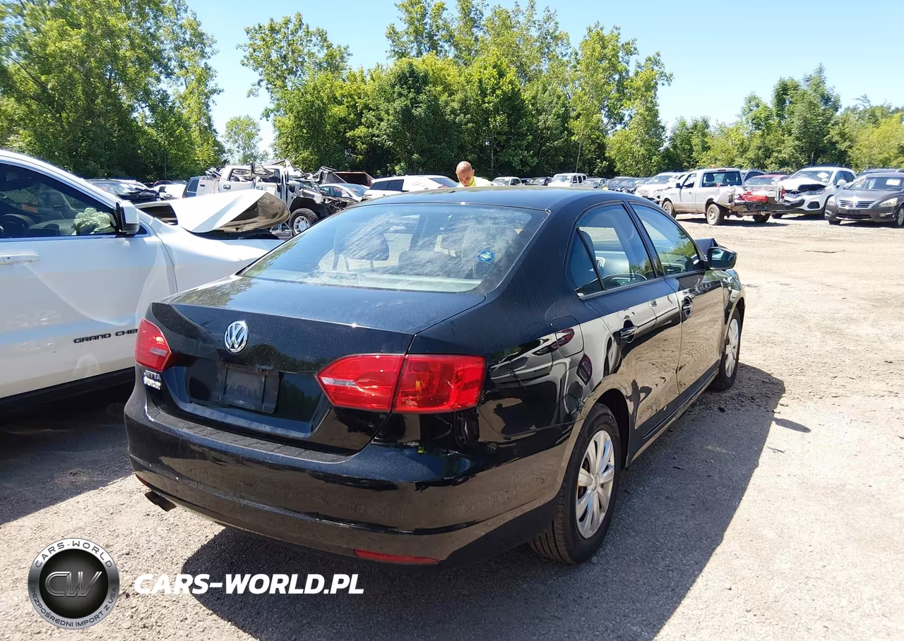 2011 Volkswagen Jetta 2.0L S VIN:3VW2K7AJ9BM332504 - 4