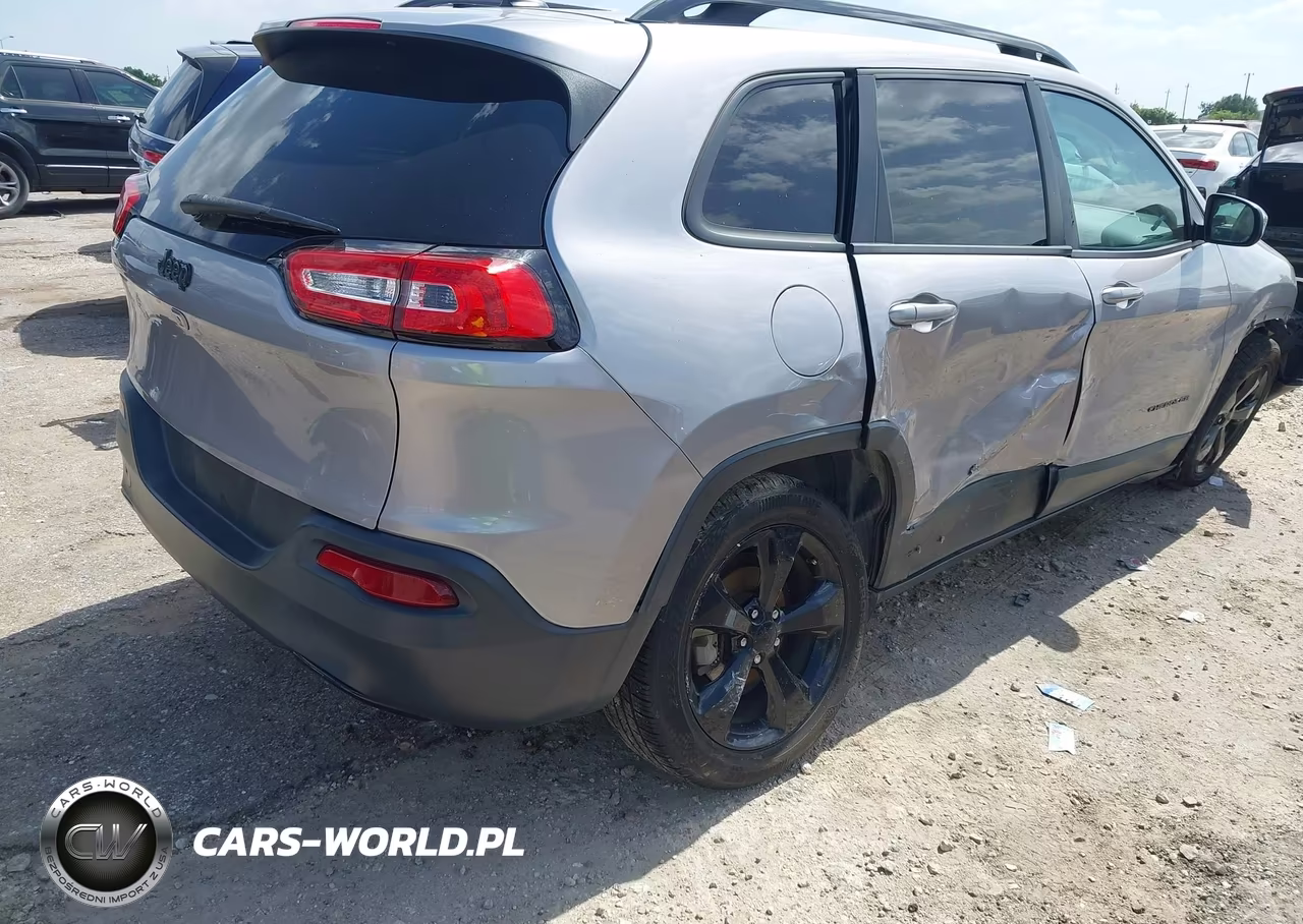 2018 Jeep Cherokee Latitude Fwd VIN:1C4PJLCB4JD620449 - 4