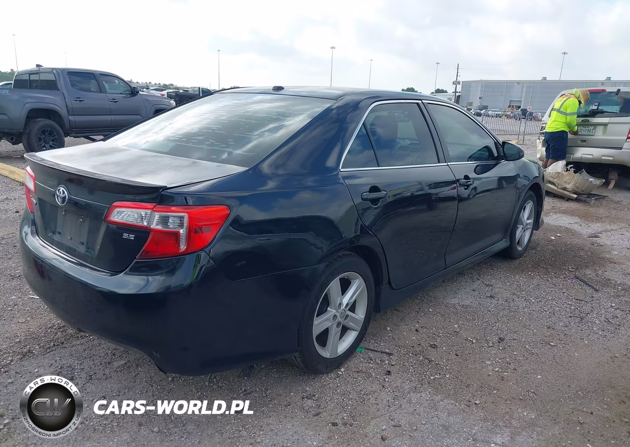 2013 Toyota Camry Se VIN:4T1BF1FK2DU704927 - 4