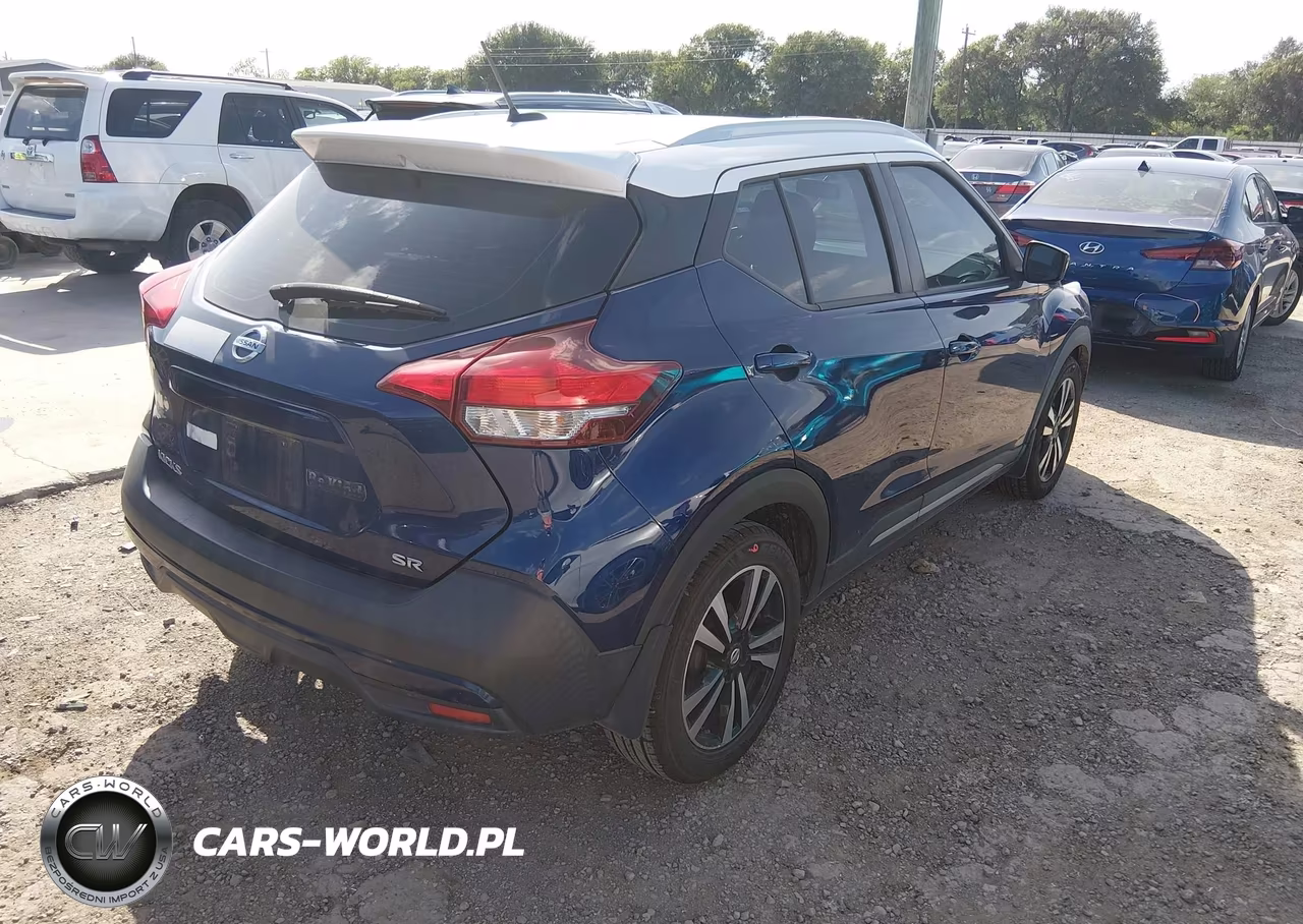 2019 Nissan Kicks Sr VIN:3N1CP5CU3KL533425 - 4