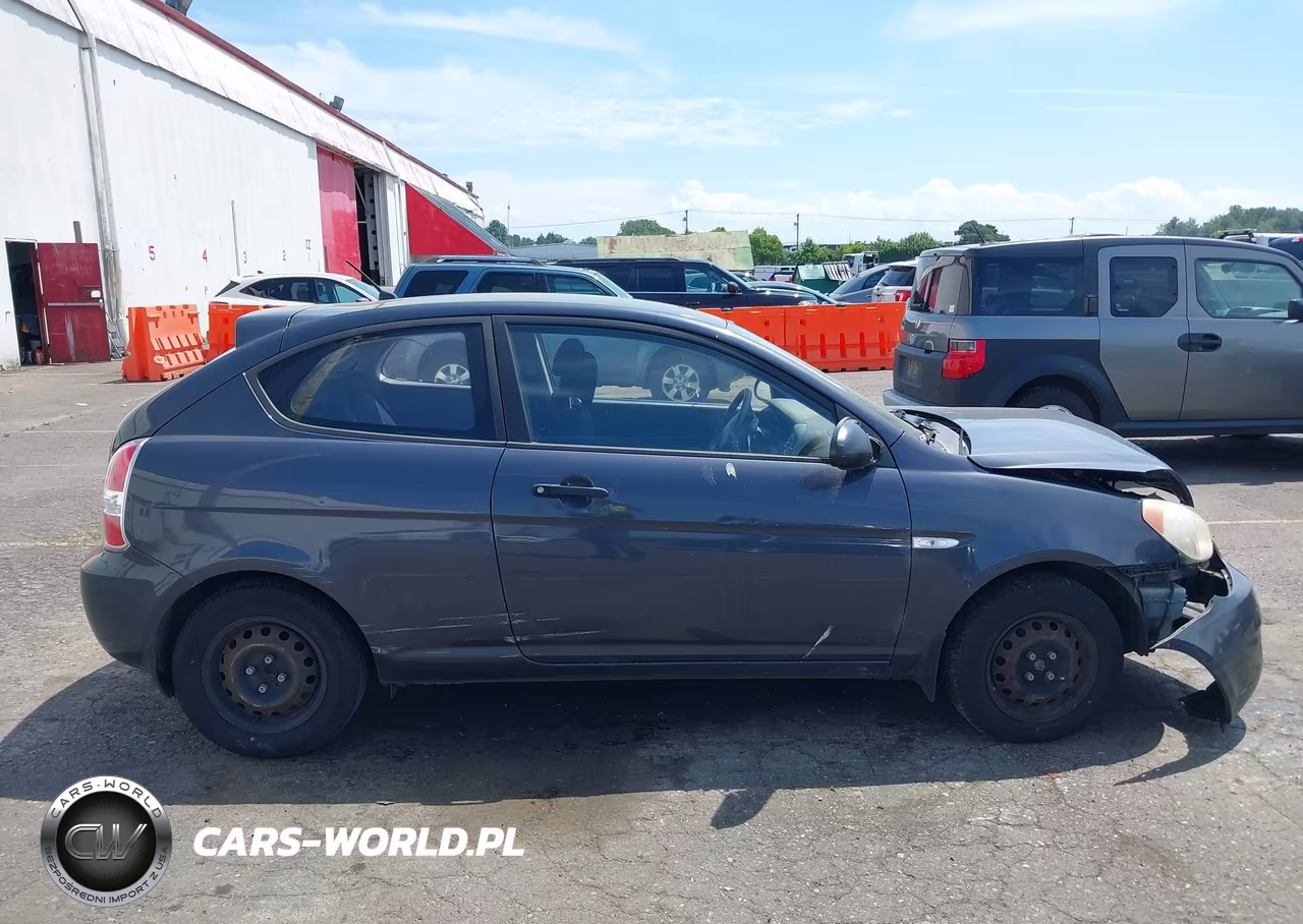 2007 Hyundai Accent Gs VIN:KMHCM36C27U049560 - 13