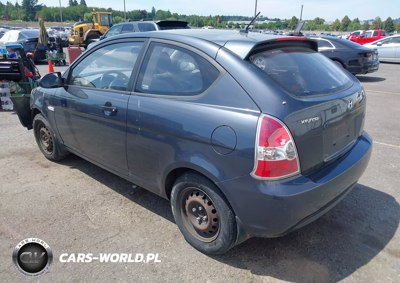 2007 Hyundai Accent Gs VIN:KMHCM36C27U049560 - 3
