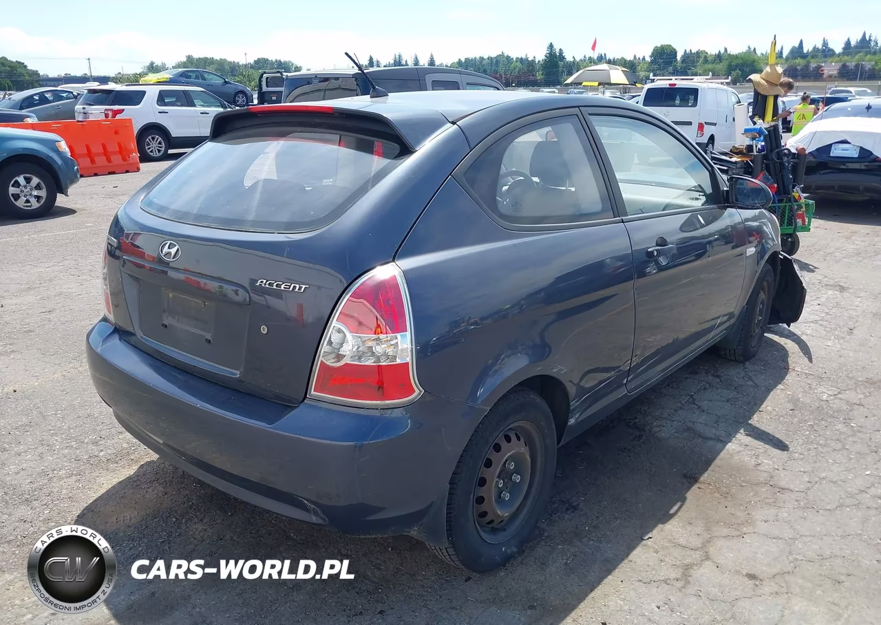 2007 Hyundai Accent Gs VIN:KMHCM36C27U049560 - 4