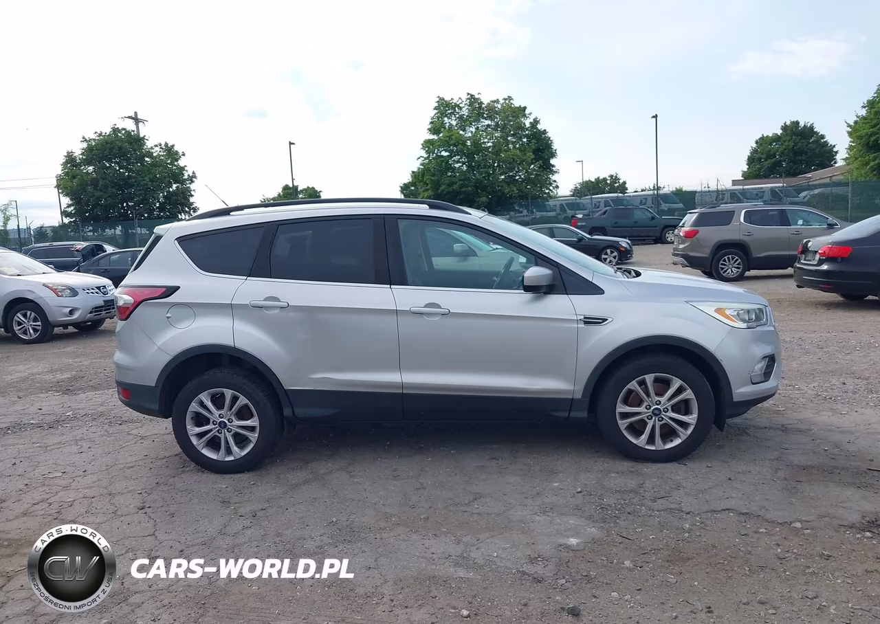 2017 Ford Escape Se VIN:1FMCU9GD4HUD90180 - 13