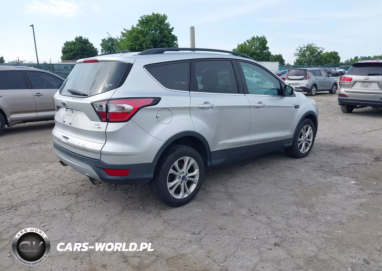 2017 Ford Escape Se VIN:1FMCU9GD4HUD90180 - 4
