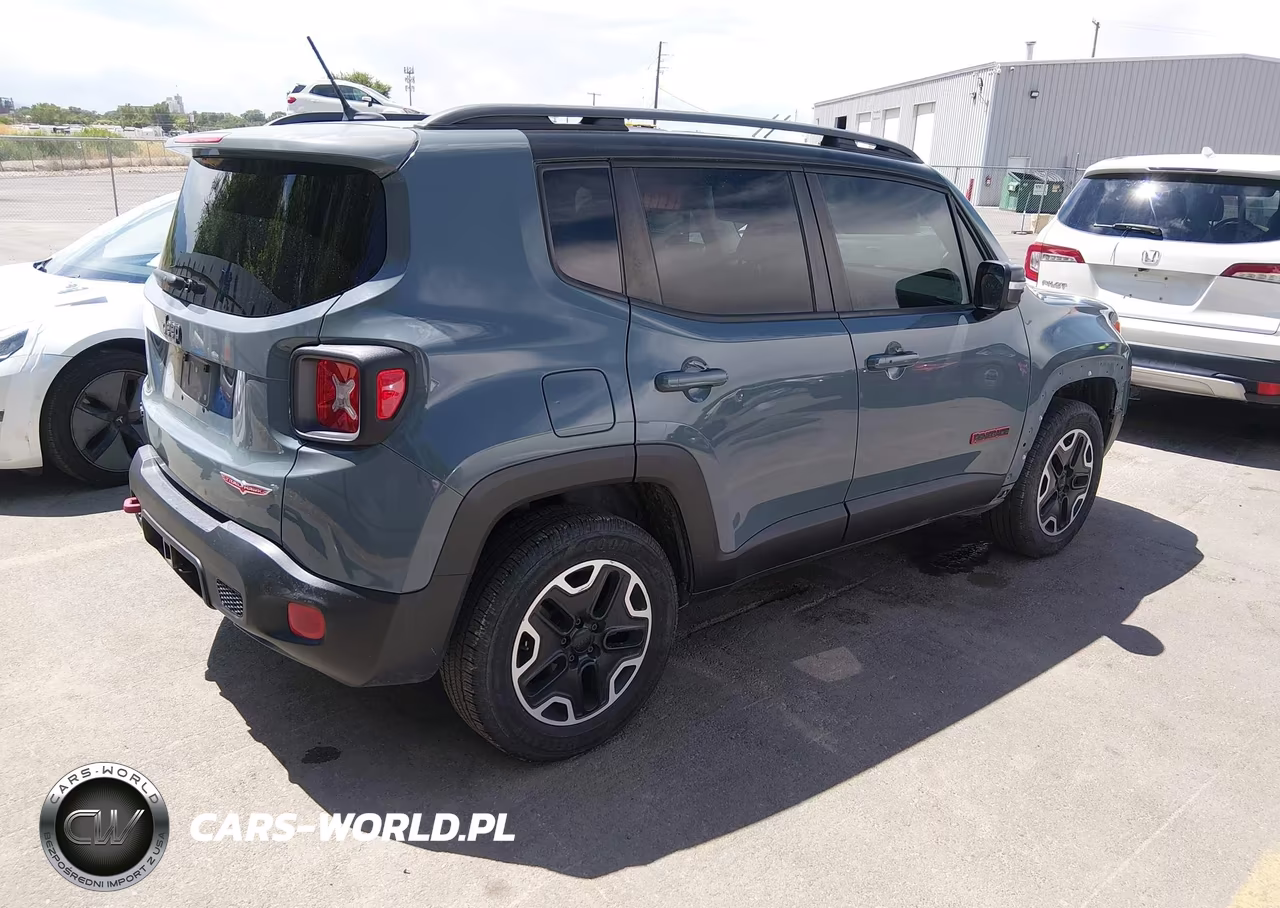 2015 Jeep Renegade Trailhawk VIN:ZACCJBCT9FPC08148 - 4