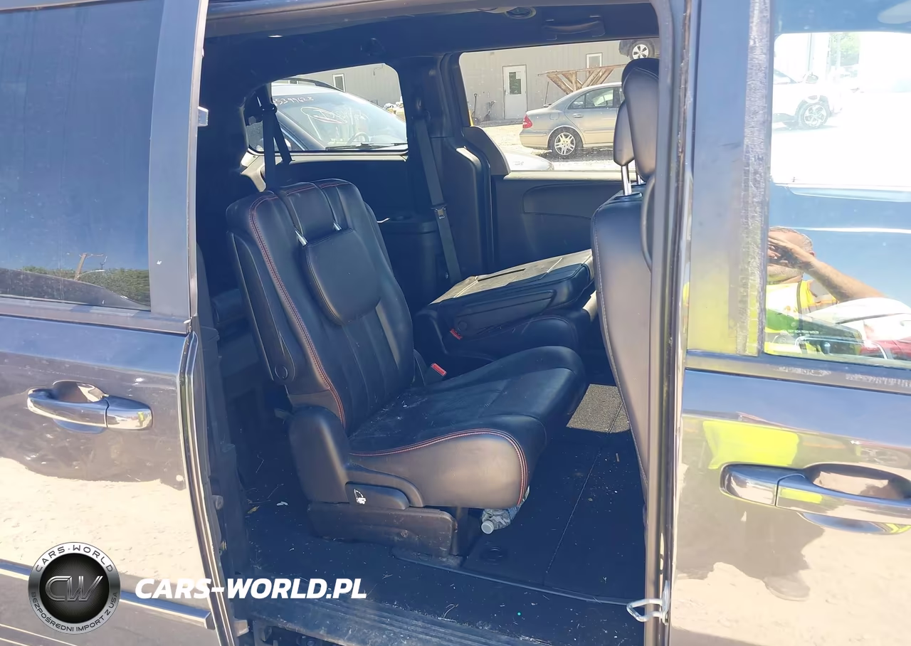 2011 Dodge Grand Caravan R-T VIN:2D4RN7DG1BR696890 - 8