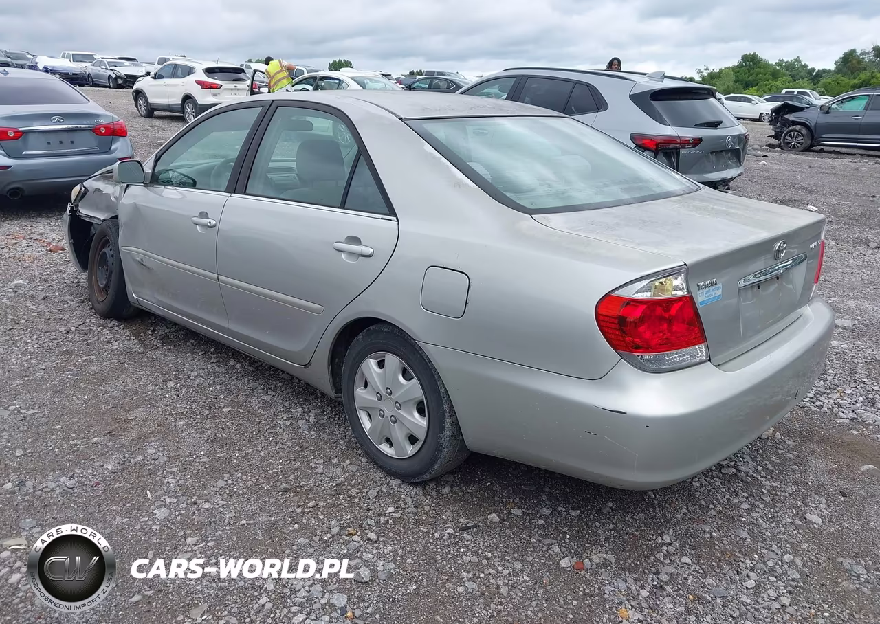 2005 Toyota Camry Le VIN:4T1BE32K65U087022 - 3