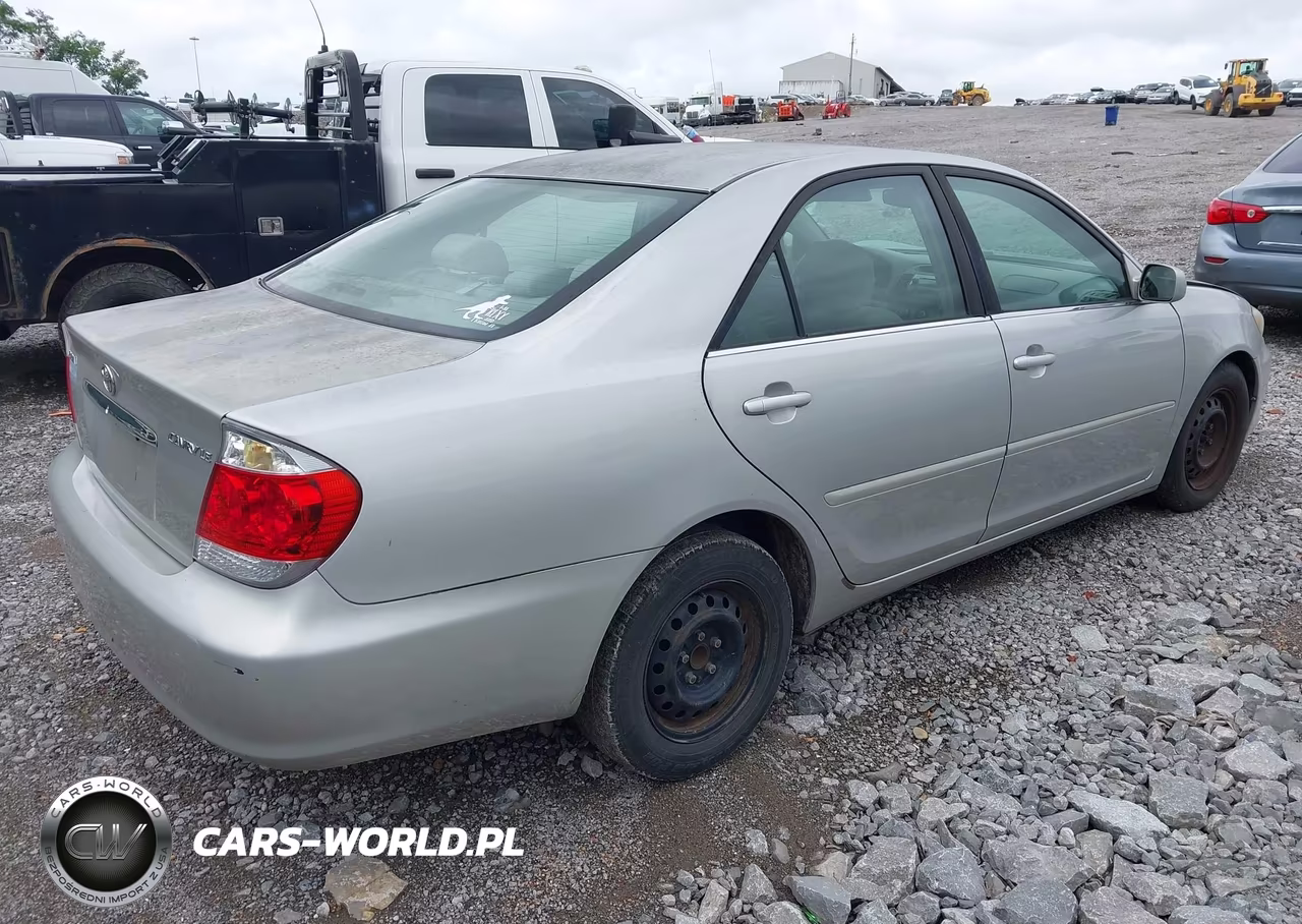 2005 Toyota Camry Le VIN:4T1BE32K65U087022 - 4