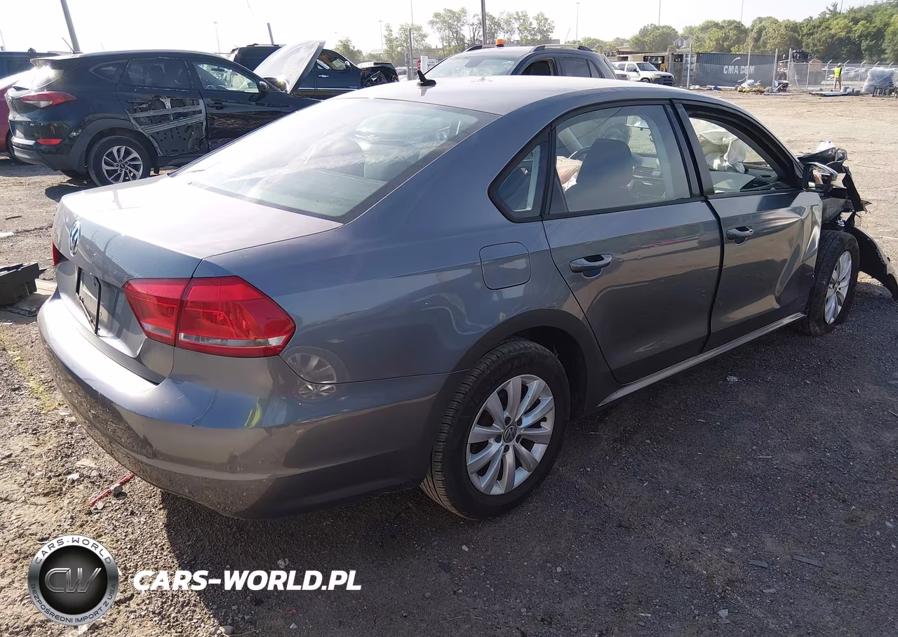 2013 Volkswagen Passat 2.5L S VIN:1VWAH7A33DC115529 - 4